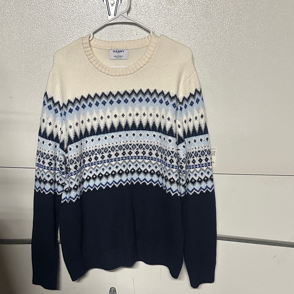 Old Navy Men's Sweater in Navy and Cream